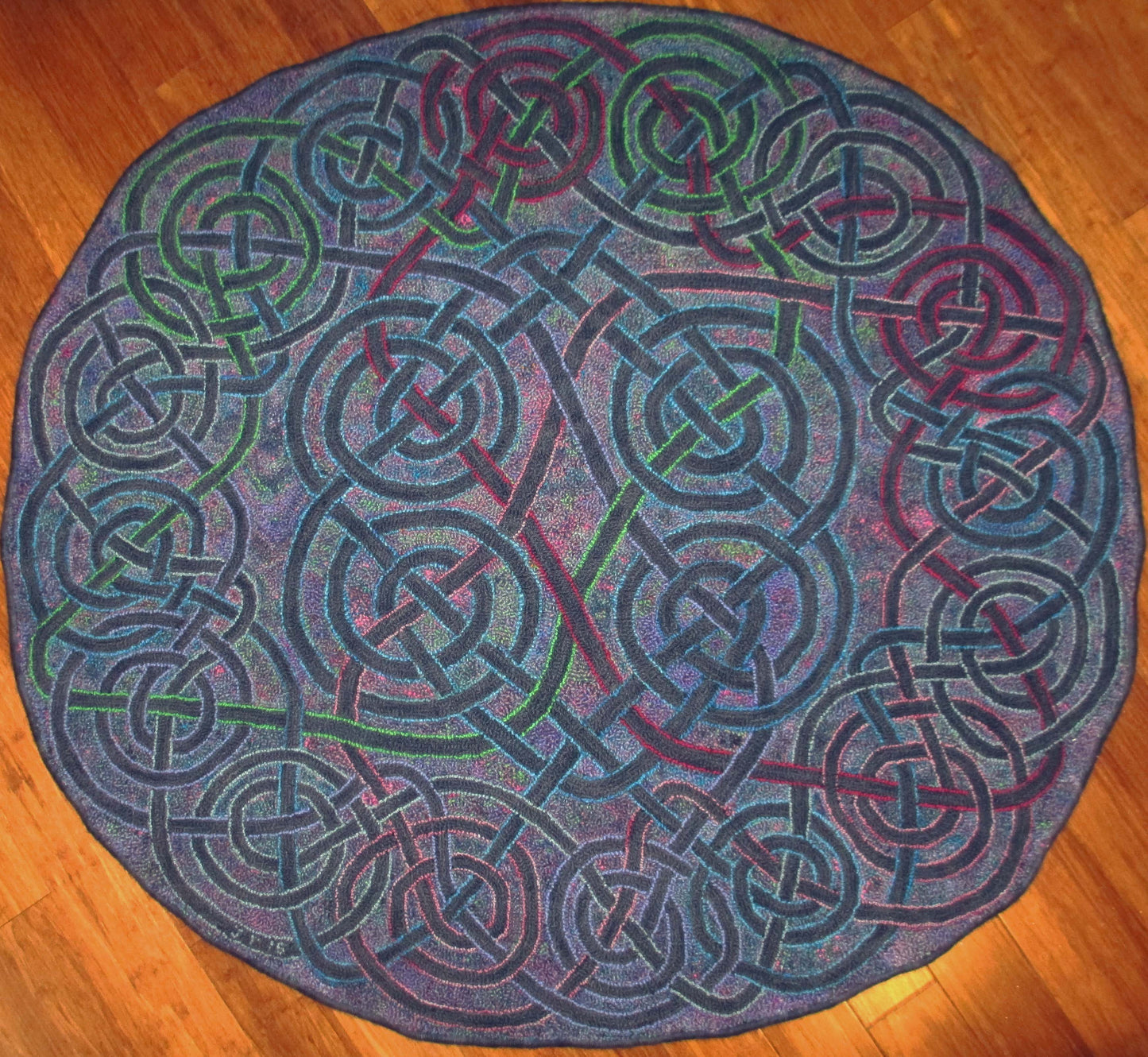 Celtic Love Knot Pattern on linen, 46" diameter