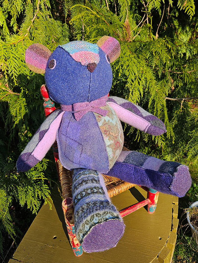 Magpie Times: Busy Bees